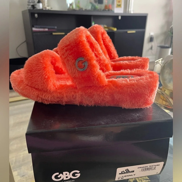 G By Guess Los Angeles Lennly Slippers NWT - Picture 3 of 4